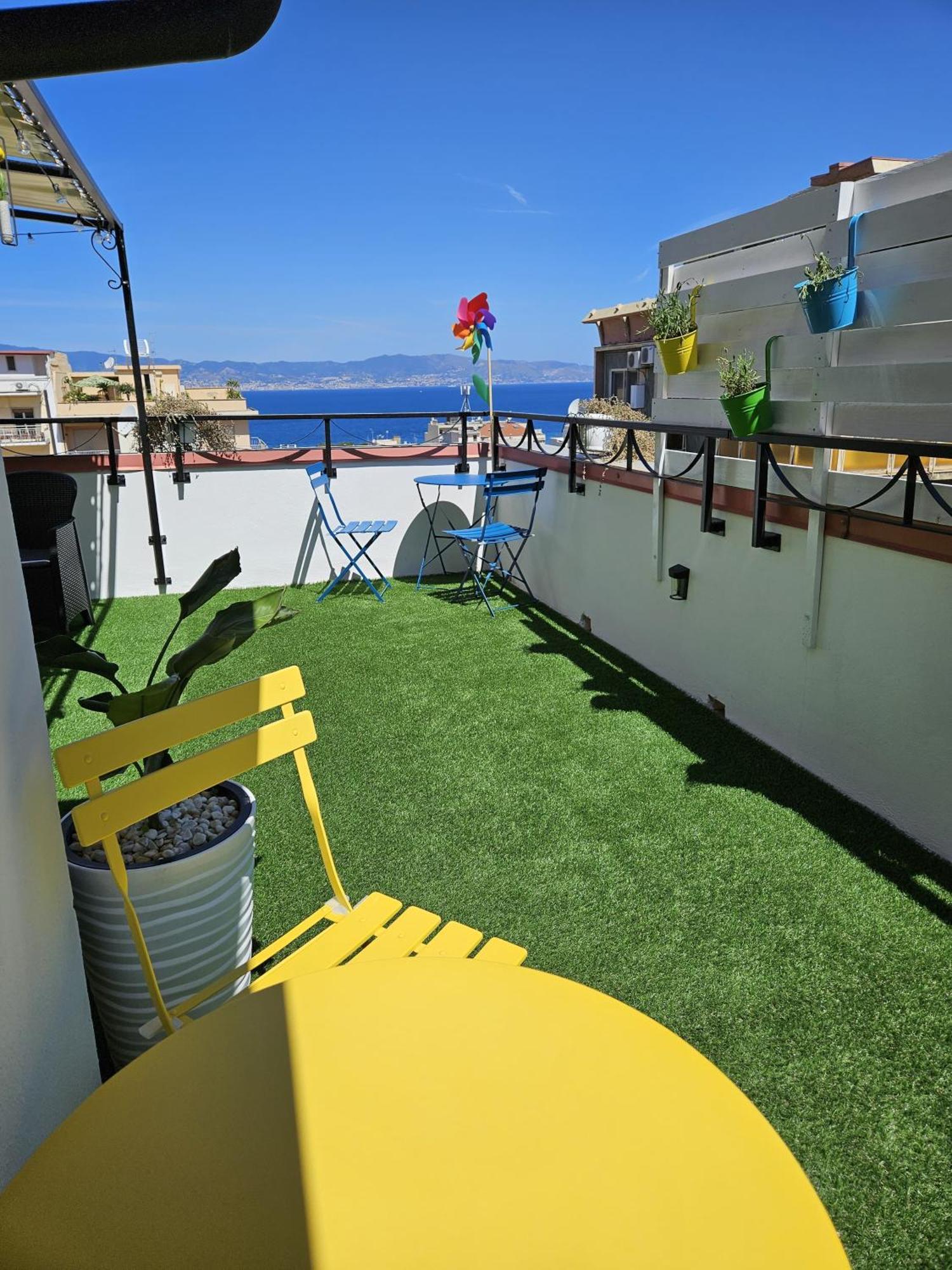 B&B Fuori Squadro - In Centro Con Terrazza Relax Vista Mare 레조디칼라브리아 외부 사진
