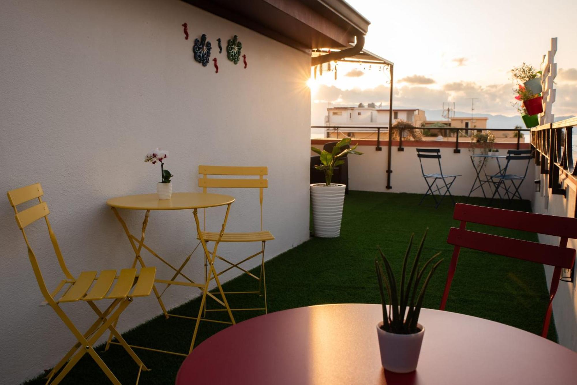 B&B Fuori Squadro - In Centro Con Terrazza Relax Vista Mare 레조디칼라브리아 외부 사진