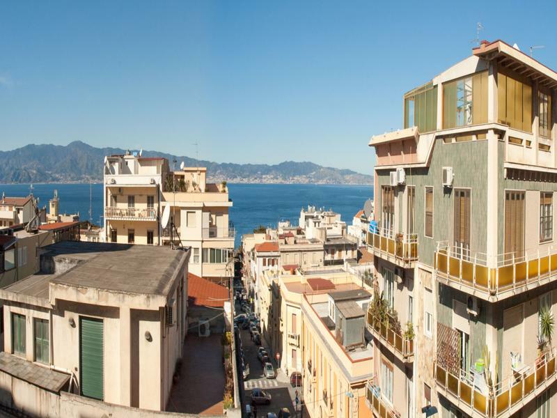 B&B Fuori Squadro - In Centro Con Terrazza Relax Vista Mare 레조디칼라브리아 외부 사진