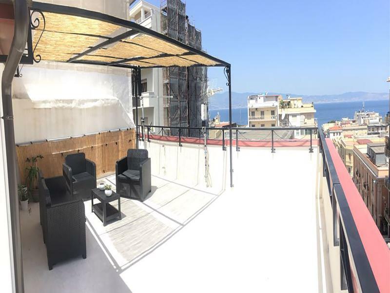 B&B Fuori Squadro - In Centro Con Terrazza Relax Vista Mare 레조디칼라브리아 외부 사진