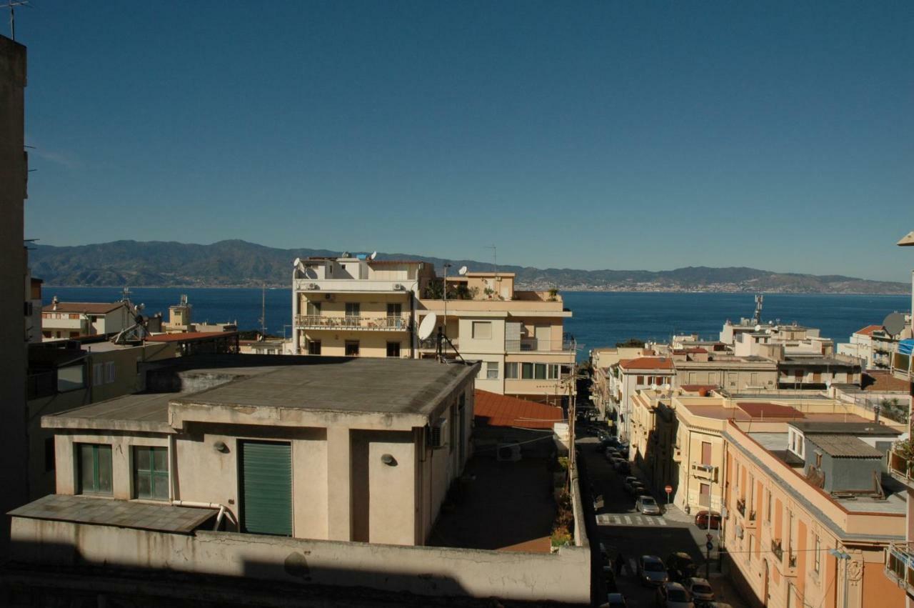 B&B Fuori Squadro - In Centro Con Terrazza Relax Vista Mare 레조디칼라브리아 외부 사진